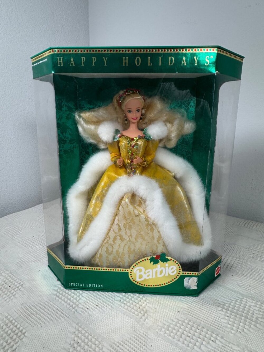 Happy Holidays Barbie Special Edition 1994 Gold Gown & Faux Fur Mattel 12155 NIB